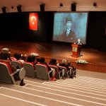 Atatürk'ün Yanı Başında